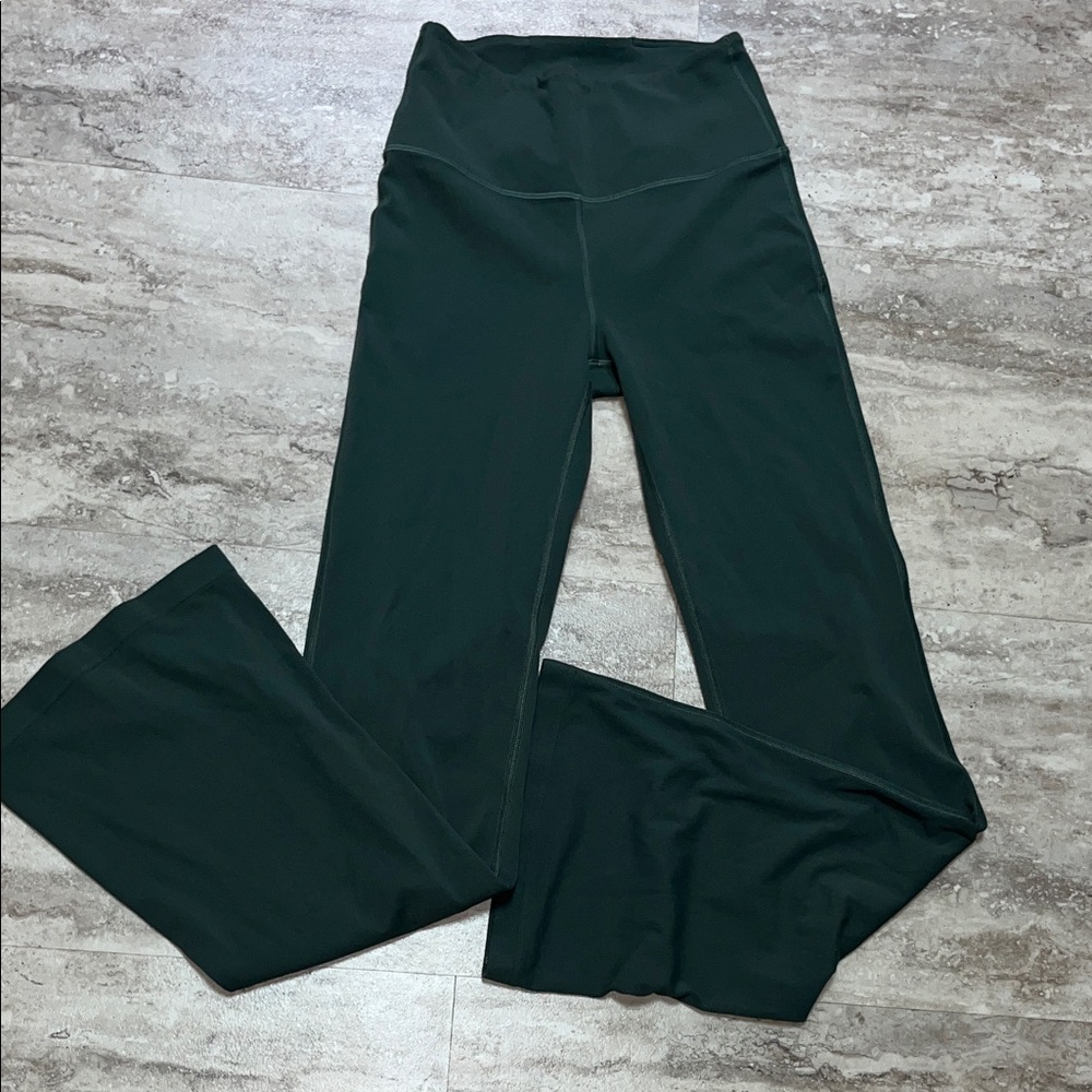 Lululemon Women's green High-Waisted Pants 6
